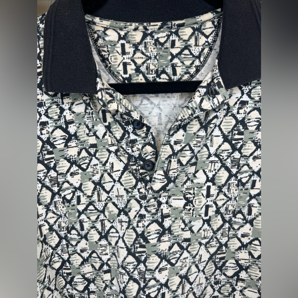 Cropped Collared Patterned t-shirt - Picture 3 of 3